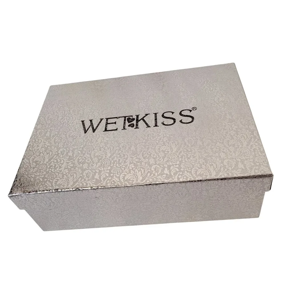 Wetkiss women pointed
